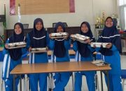 Siswa di Mamuju Antusias Tunggu MBG, SPPG Karema Siapkan Menu Bervariatif