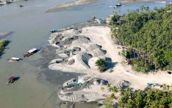 Tambang pasir Sungai lariang