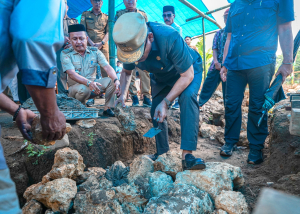 Gubernur Sulbar sumbang masjid