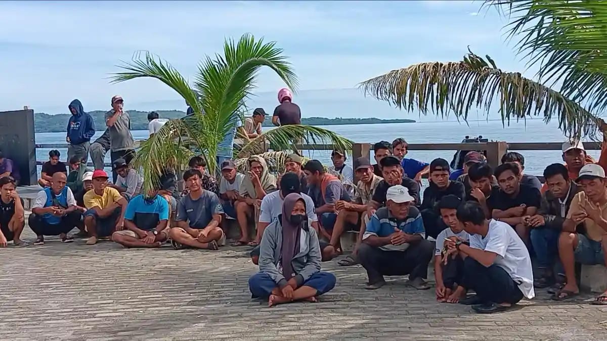 Nelayan geruduk Polairud Polda Sulbar