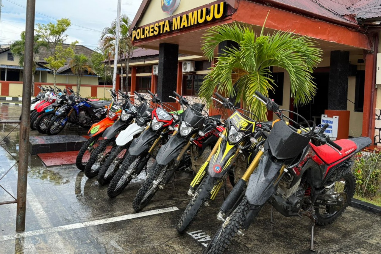 Barang bukti pencurian motor trail di Mamuju