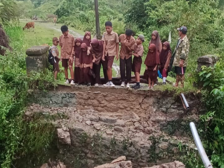 Jembatan Matangga Keppe Ambruk