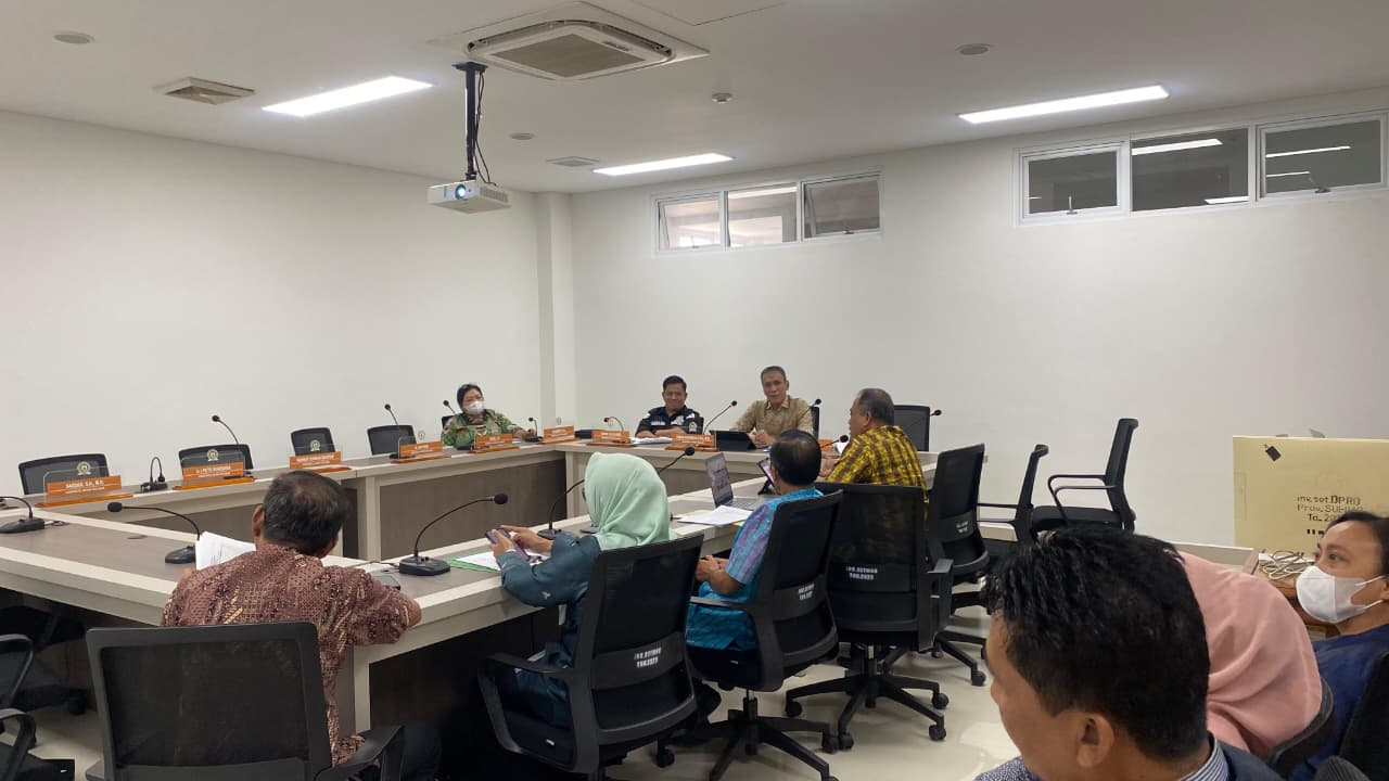 Rapat Komisis III DPRD Sulbar