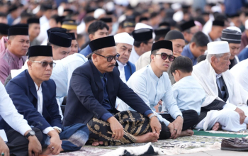 Gubernur Sulbar Shalat Id