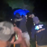 Jenazah di Kalumpang Ditandu