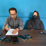 Kuasa Hukum tersangka DC melakukan konferensi pers di Mamuju bersama keluarga tersangka.