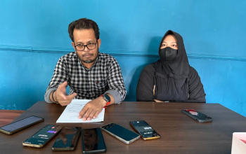 Kuasa Hukum tersangka DC melakukan konferensi pers di Mamuju bersama keluarga tersangka.