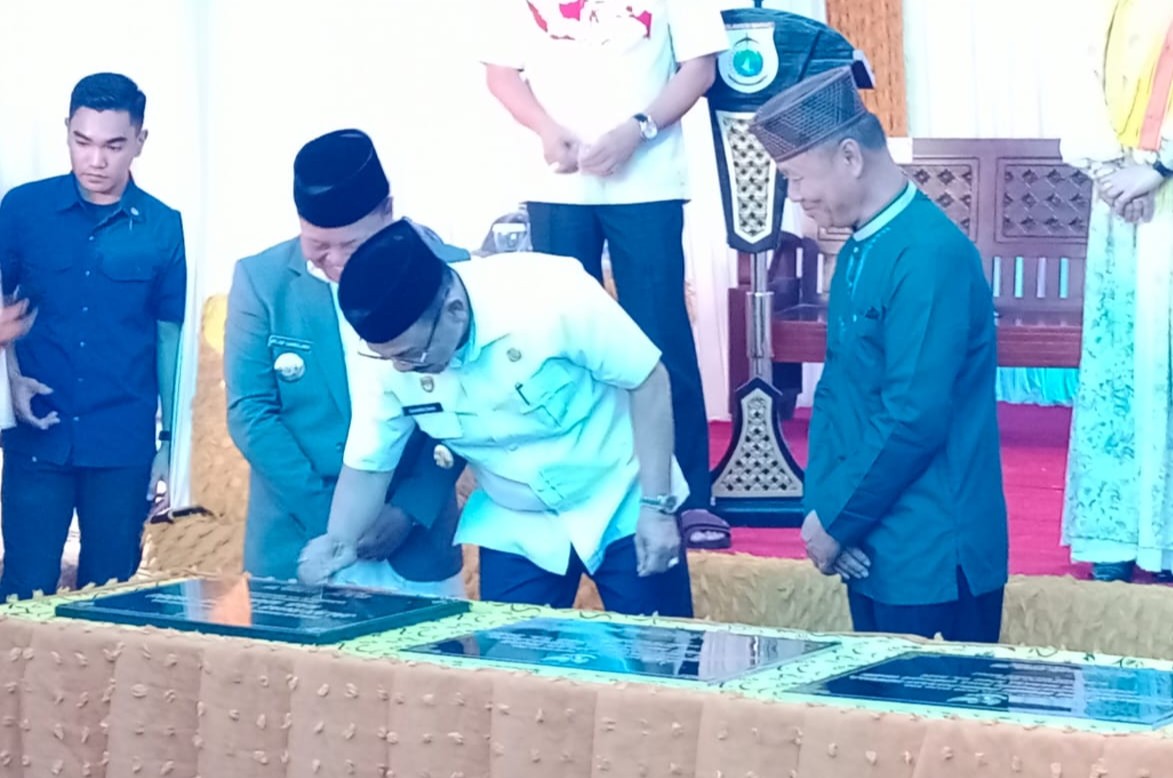 Peresmian Jalan Urekang-Mambi