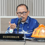 Guberrnur Sulbar, Suhardi Duka, berdialog dengan organisasi mahasiswa di Mamuju.