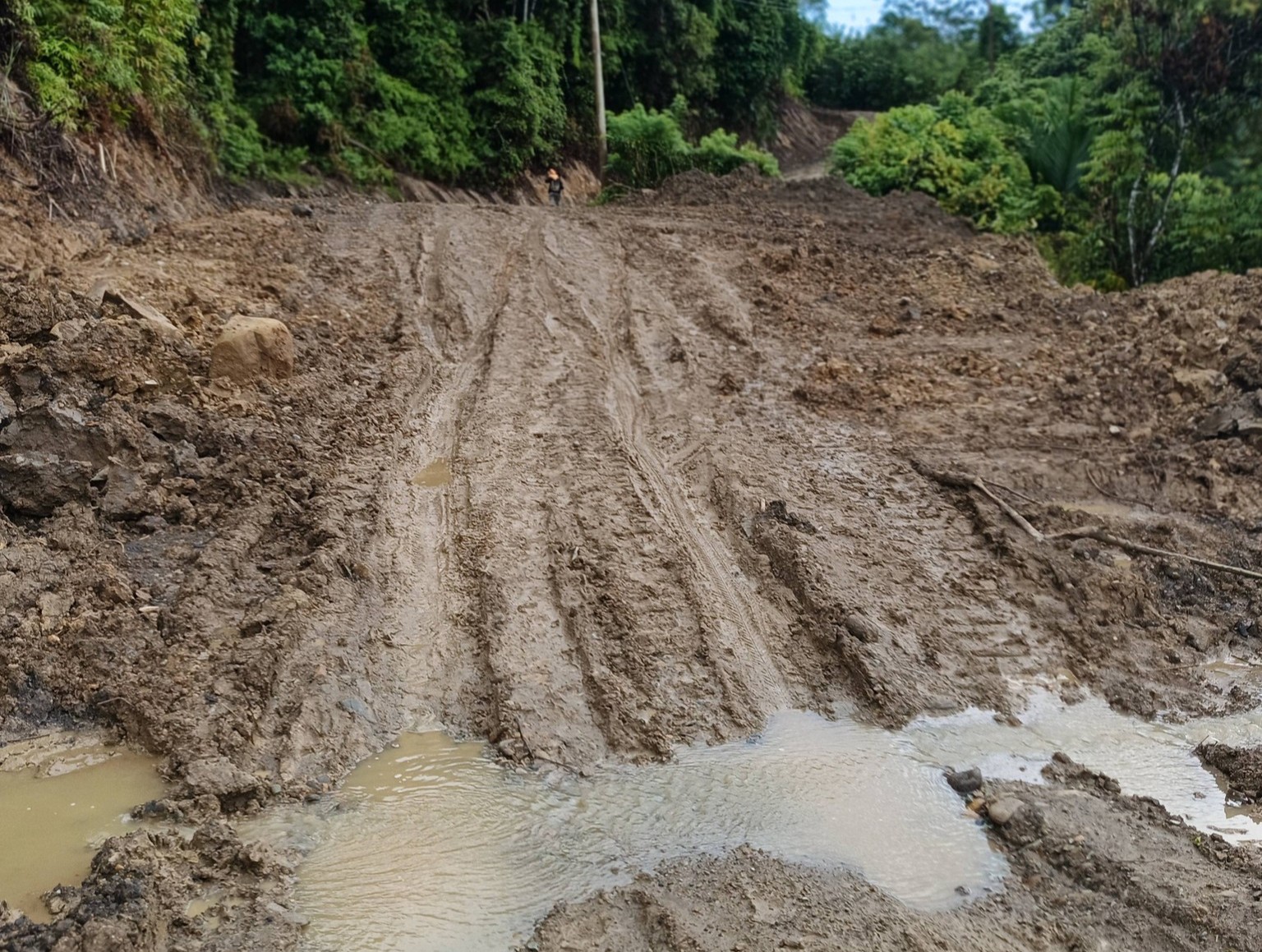 Jalan Kalumpang Karataun