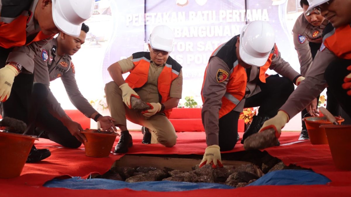 Peletakan Baru pertama Kantor PJR Sulbar