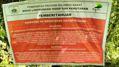 Plang Hutan Lindung di Botteng