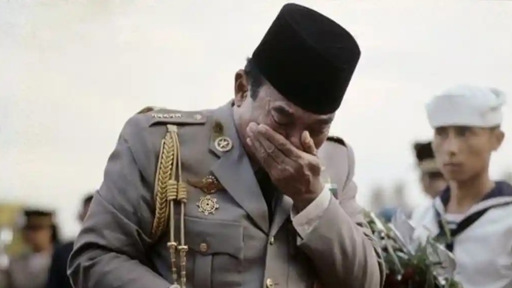 Soekarno Tak Bahagia