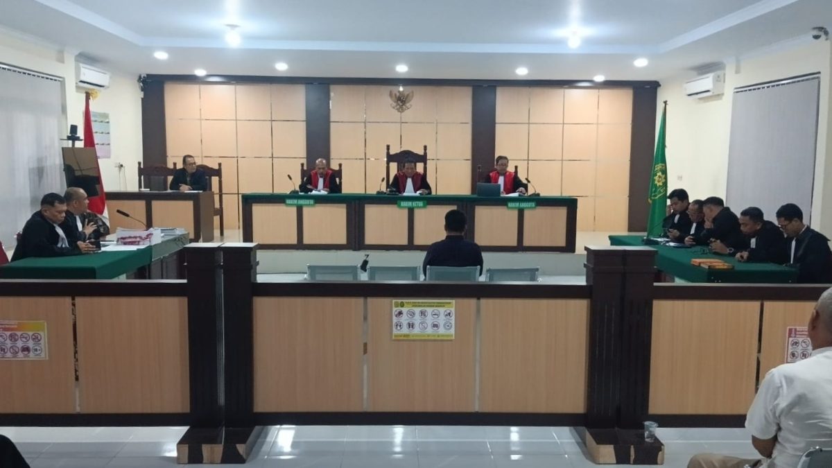 Korupsi Tapal Batas Mamuju, Eks Kadis PUPR dan Rekanan Divonis 6 dan 8 Tahun Penjara