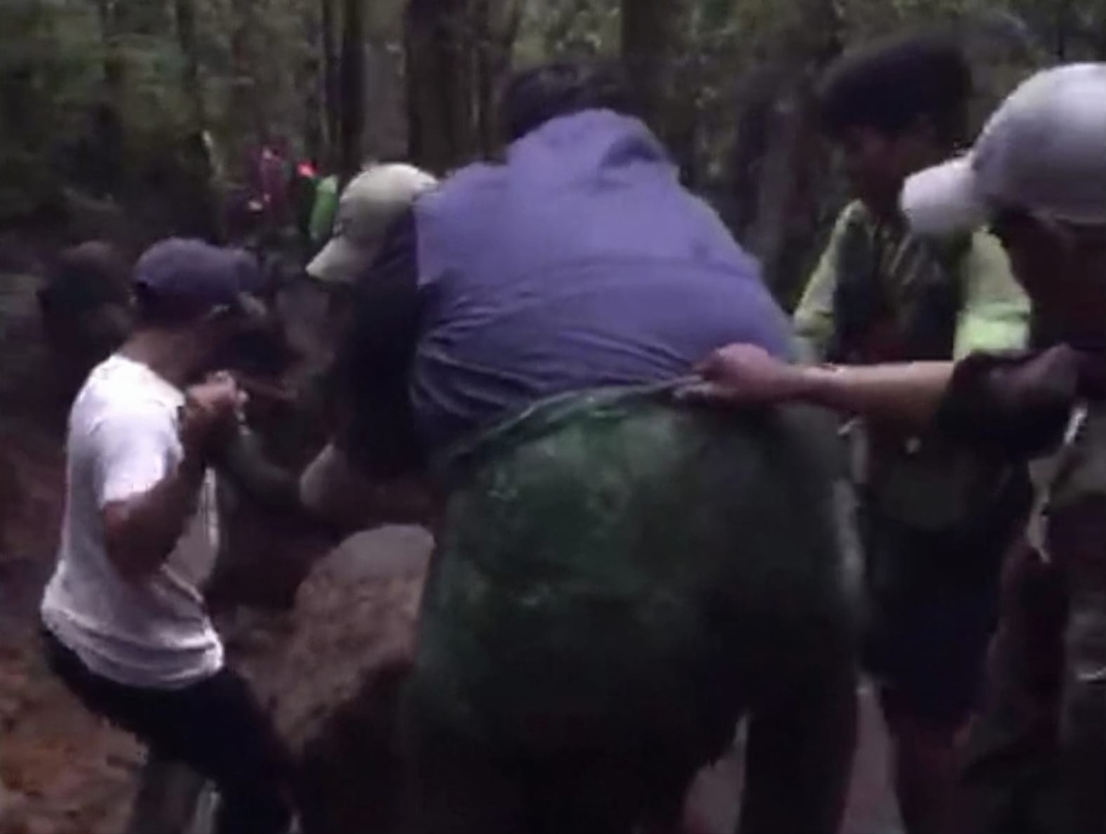 Pendaki 145 Kilogram