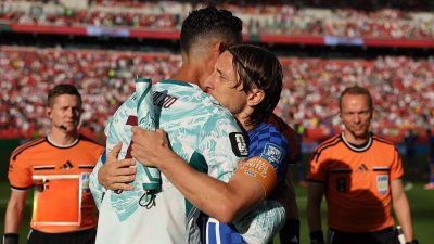 Pelukan hangat Cristiano Ronaldo dan Luika Modric