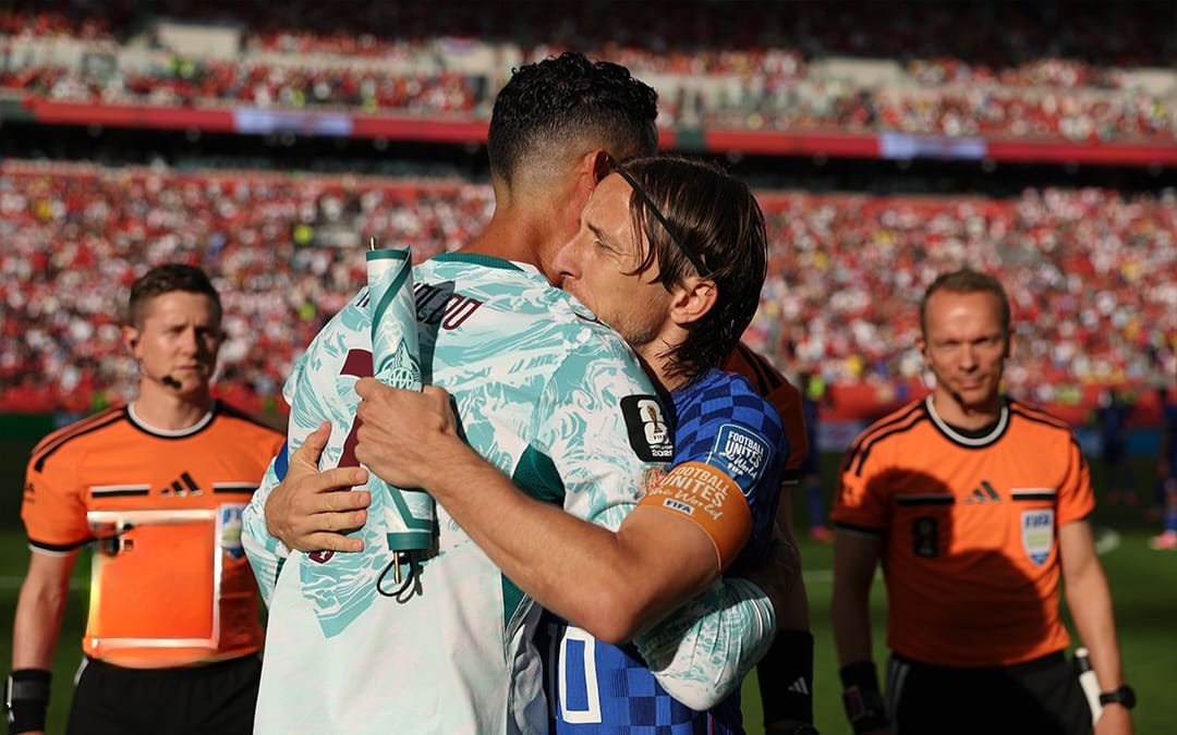 Pelukan hangat Cristiano Ronaldo dan Luika Modric