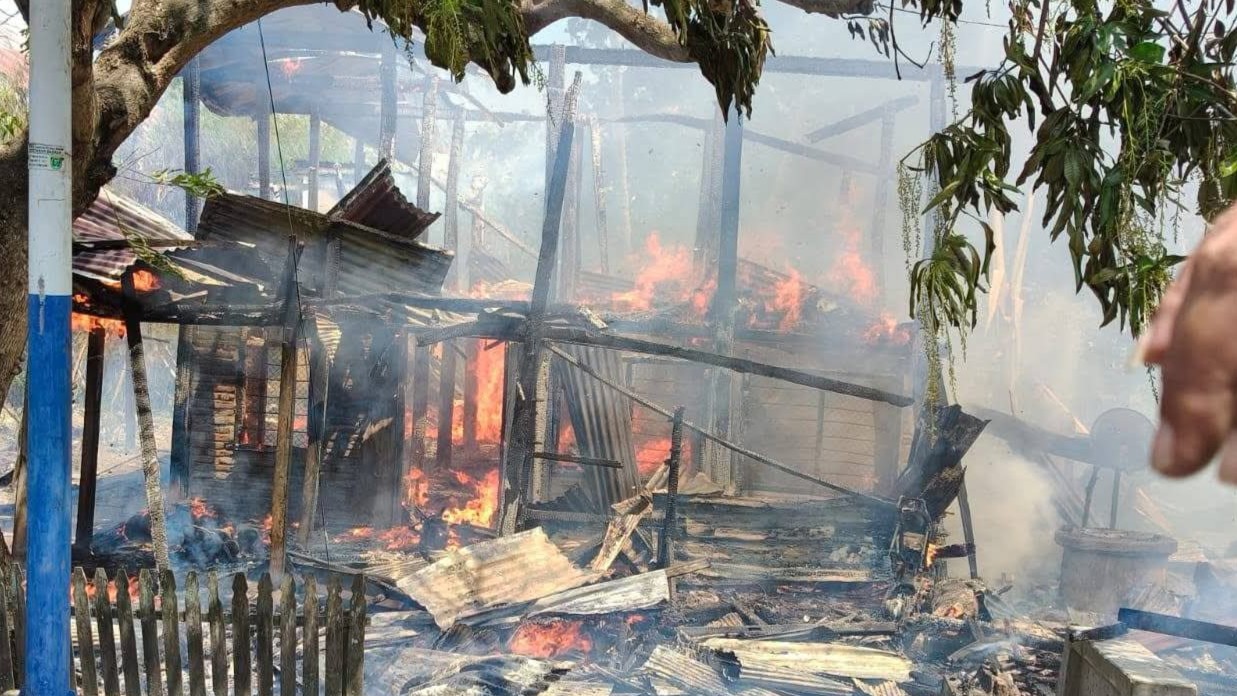 Kebakaran di Limboro Polewali Mandar.