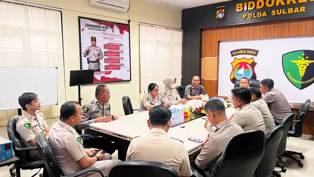 Biddokkes Polda Sulbar Libatkan Bhabinkamtibmas Ketuk Pintu Warga untuk Deteksi Dini TBC