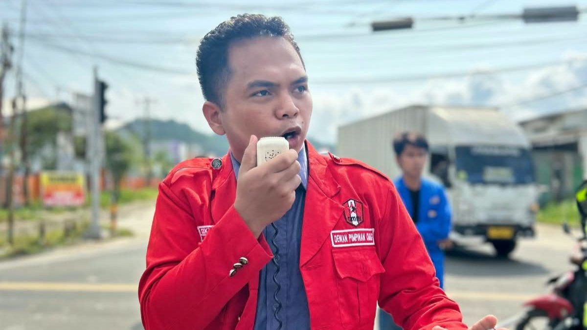 Diduga Jadi Sarang Mafia BBM Subsidi, GMNI Desak Kapolda Sulbar Usut Pengisian Tumpukan Jeriken di SPBU Simboro
