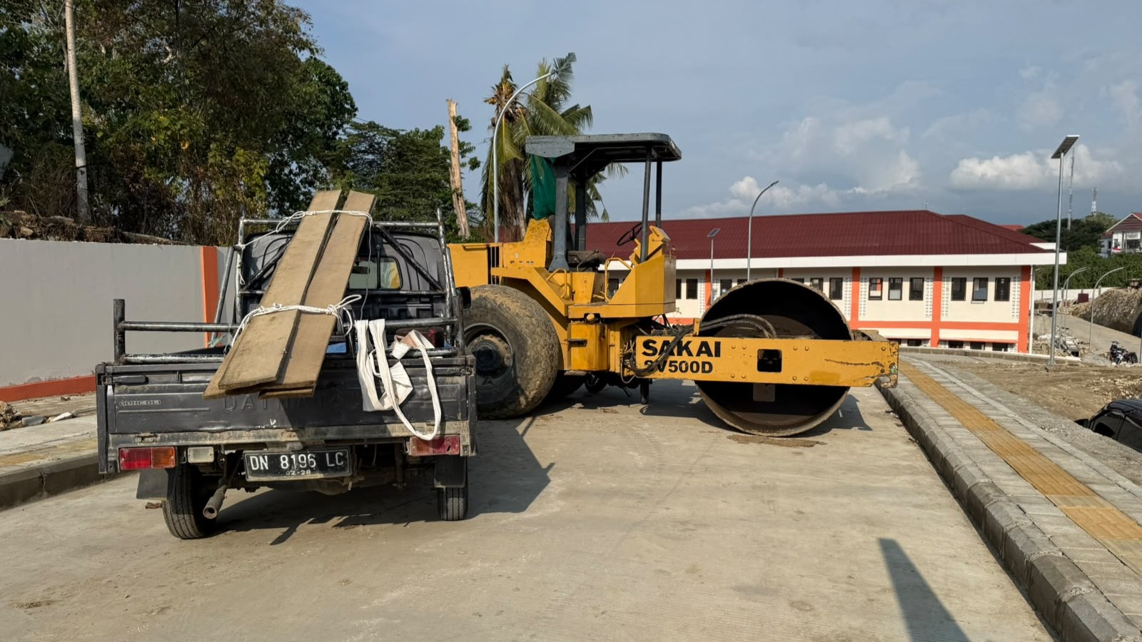 Jalan Sekolah Rakyat Sulbar Ditutup