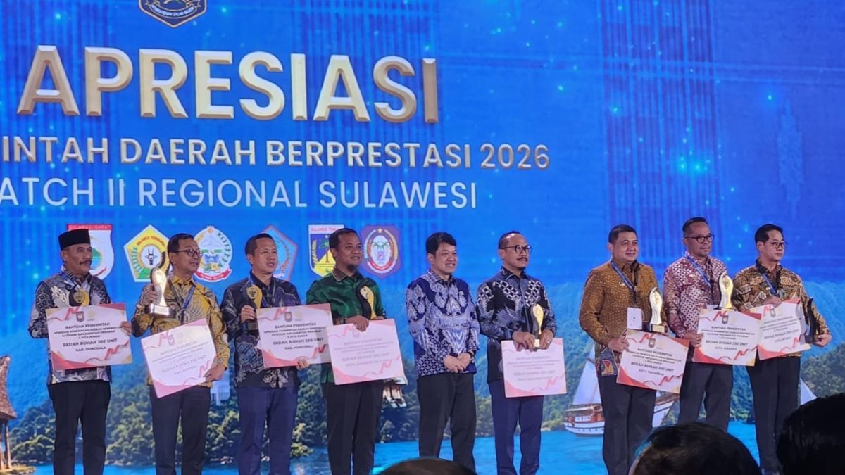 Pemprov Sulbar Raih Penghargaan Terbaik 2 Bangun Program 3 Juta Rumah, Dihadiahi 250 Unit Hunia