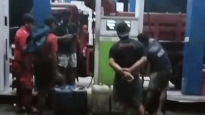 Geger! Solar Subsidi Diisi ke Puluhan Jerigen di SPBU Mamuju Terekam Video
