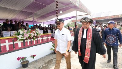 100 tahun injil masuk kalumpang